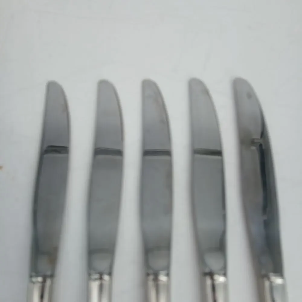 5X BK Oneida Bancroft Butter Knives Glossy Stainless Steel Flatware